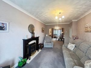 Lounge Diner- click for photo gallery